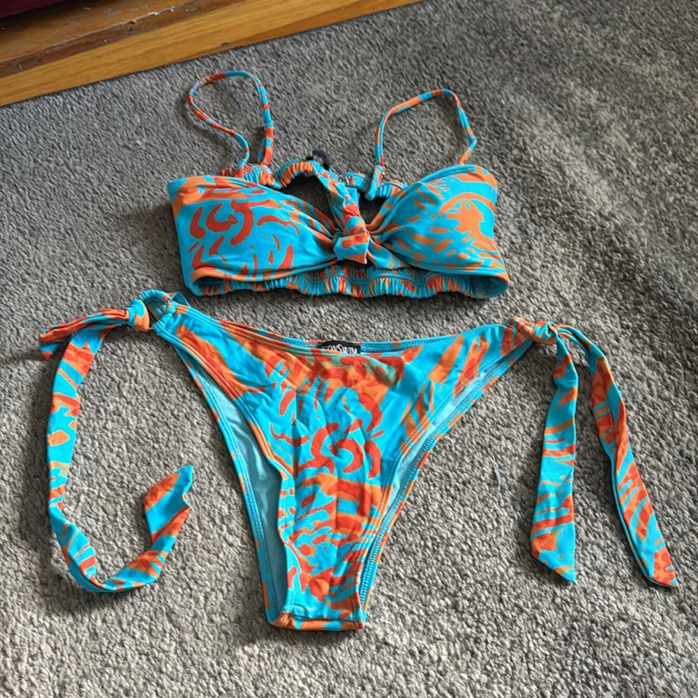 Women’s ICON Blue and Orange Bikini set medium EUC